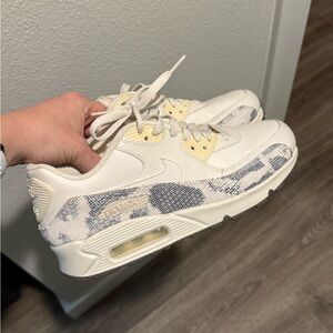 Nike Air Max 90
Phantom Phantom Gunsmoke (Women's)